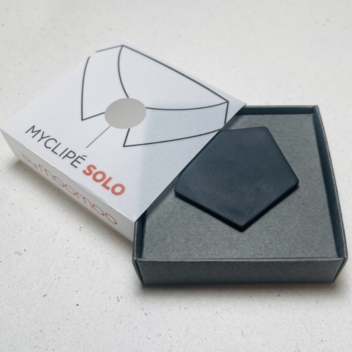 SOLO PENTAGON BLACK